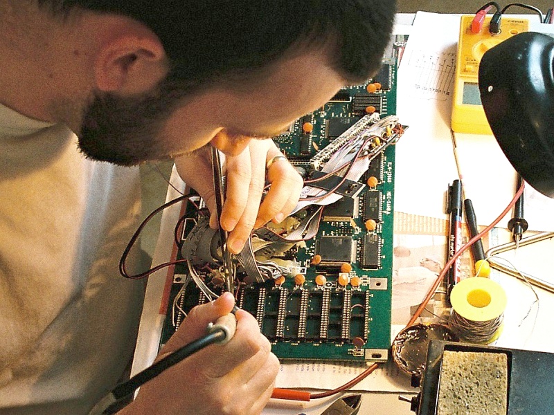 I when soldering the wiring - connecting the KORG M1 motherboard and the connector for the plug-in memory module